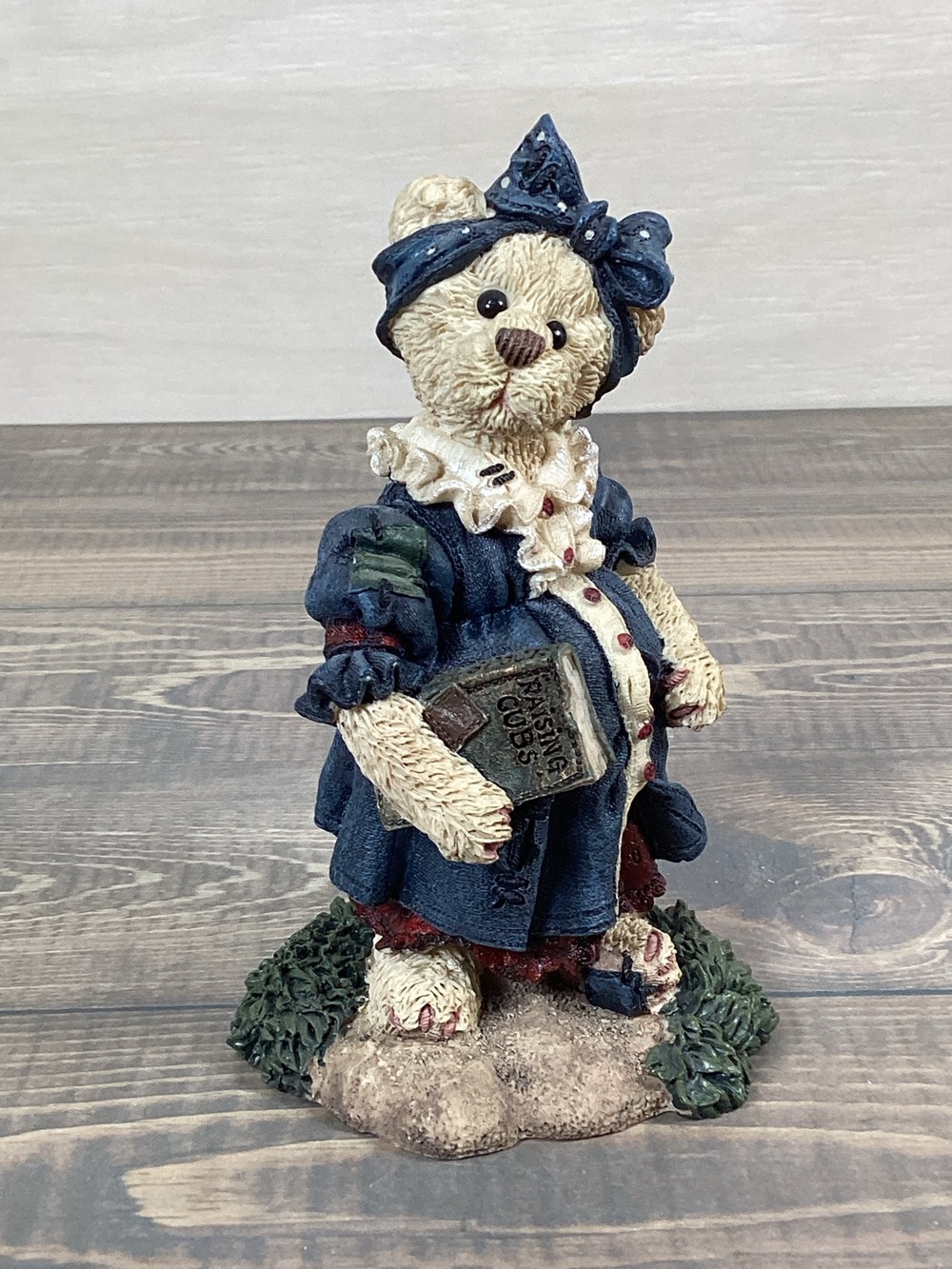 Boyds Bears 1996 "Momma McBear; Anticipation" Style #2282
